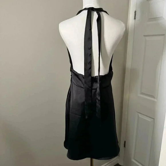 NWT GARAGE Holly Satin Plunge Marilyn Monroe Halter Dress M - Picture 6 of 7